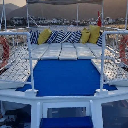 ספינת מלון Berrak1 Icmeler Private Yacht מרמריס